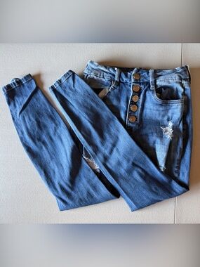 Rue21 Curvy High-Rise Distressed Skinny Jeggings Size 4